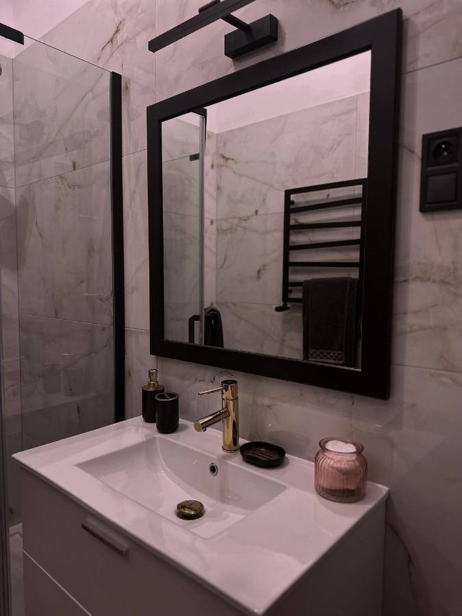 Апартаменты Loft Przy Placu Niepodleglosci Еленя-Гура Экстерьер фото