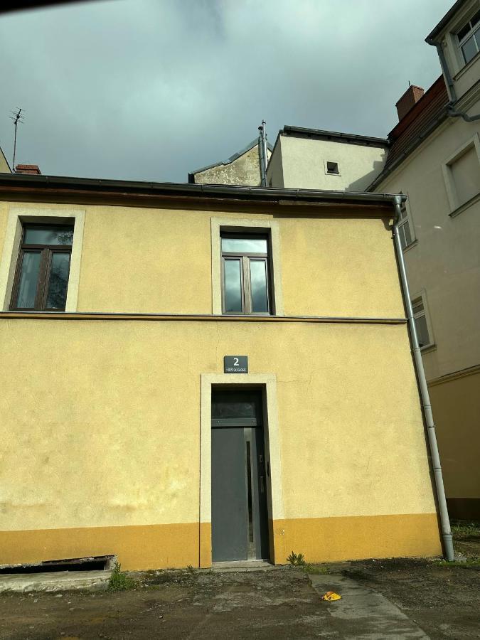 Апартаменты Loft Przy Placu Niepodleglosci Еленя-Гура Экстерьер фото