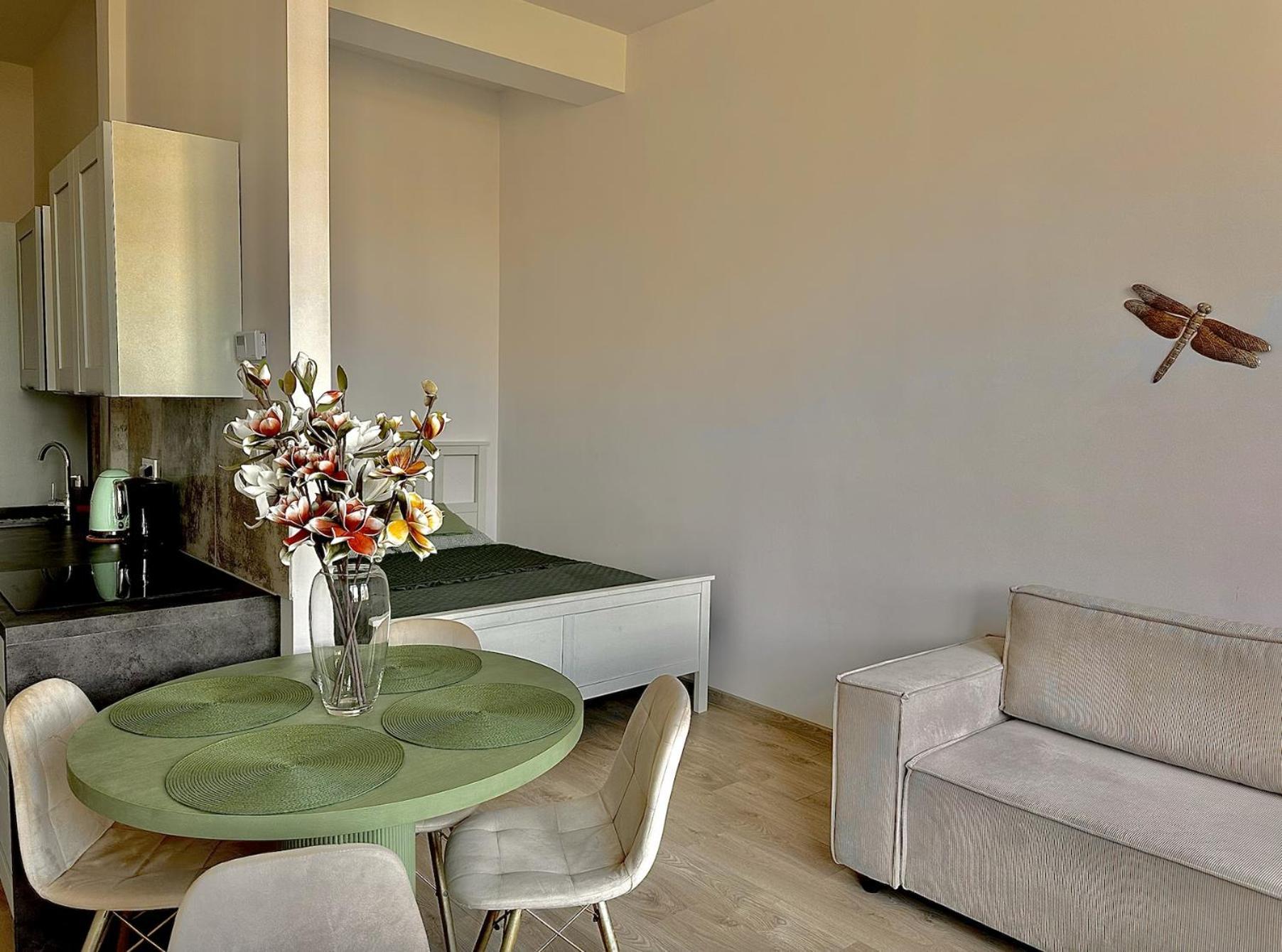 Апартаменты Loft Przy Placu Niepodleglosci Еленя-Гура Экстерьер фото